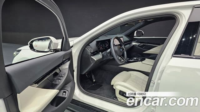 BMW 5 Series 2024 — ფოტო 10/20