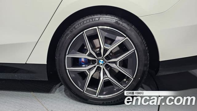 BMW 5 Series 2024 — Şəkil 17/30