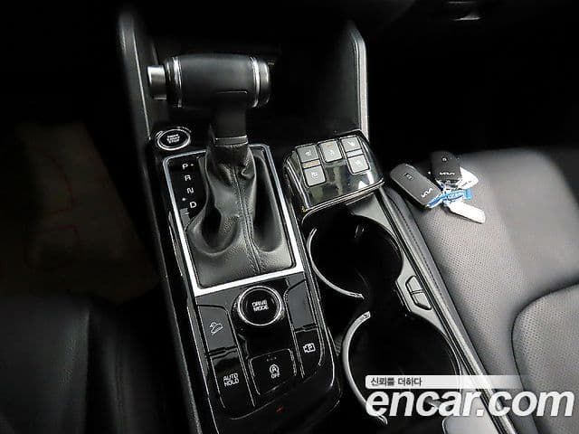 Kia Sportage 2021 — ფოტო 13/20