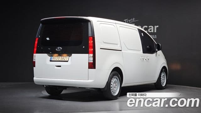 Hyundai Staria 2022 — Фото 2/20
