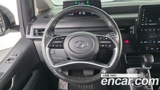Hyundai Staria 2023 — Şəkil 13/20