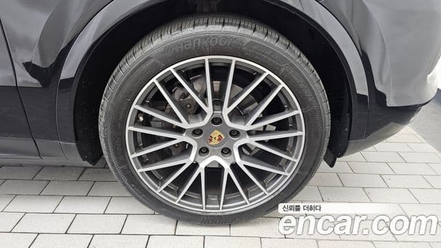 Porsche Cayenne 2021 — Şəkil 21/37