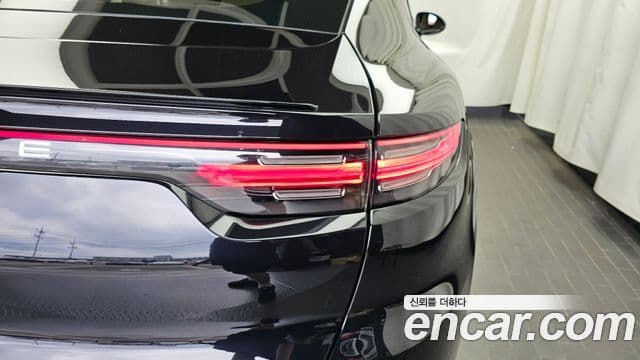 Porsche Cayenne 2021 — Şəkil 18/37