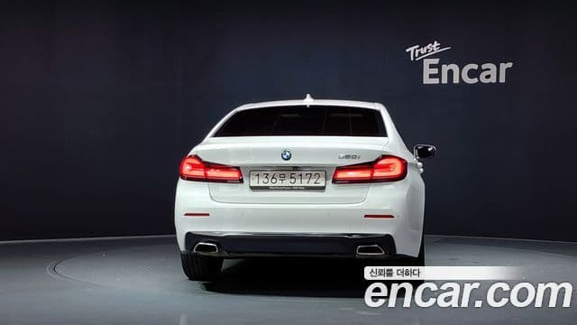 BMW 5 Series 2021 — ფოტო 4/20