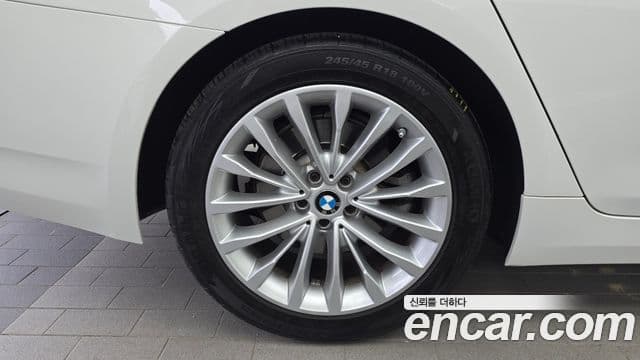 BMW 5 Series 2021 — ფოტო 5/20