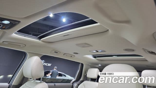 Kia Carnival 2024 — ფოტო 17/20