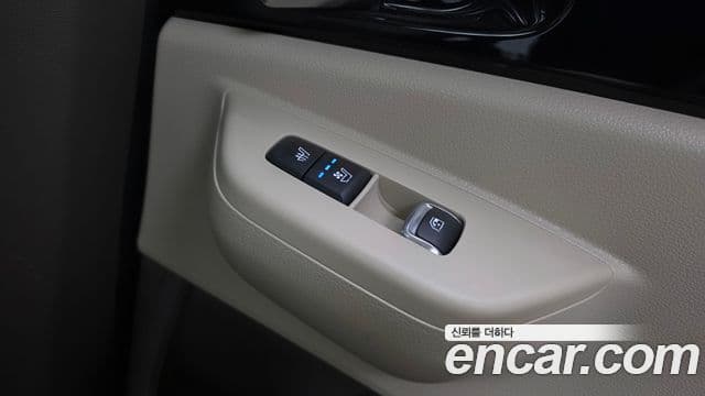 Kia Carnival 2024 — ფოტო 18/20