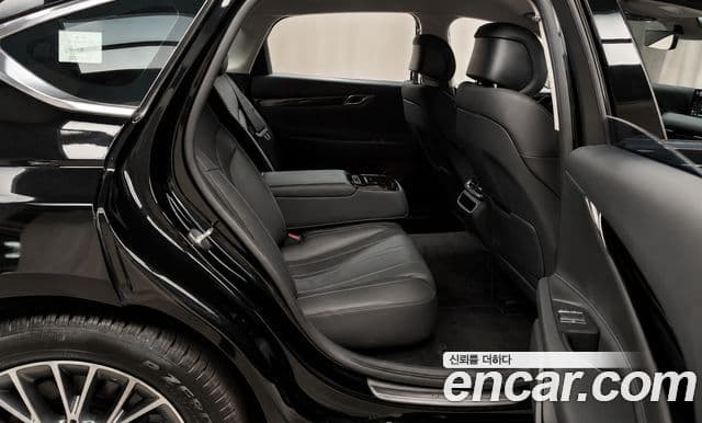 Genesis Electrified G80 2022 — Şəkil 11/20