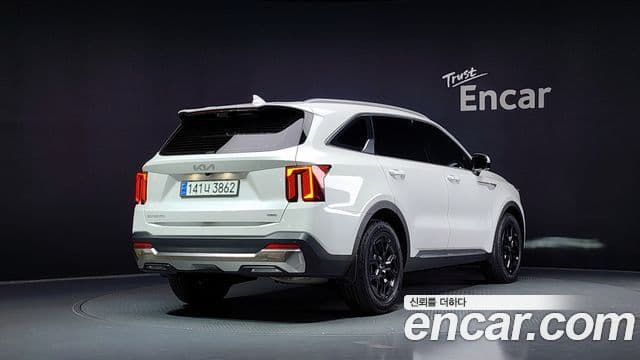 Kia Sorento 2023 — ფოტო 2/20