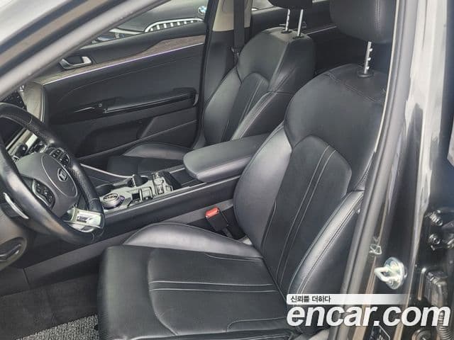 Kia K5 2021 — ფოტო 8/20