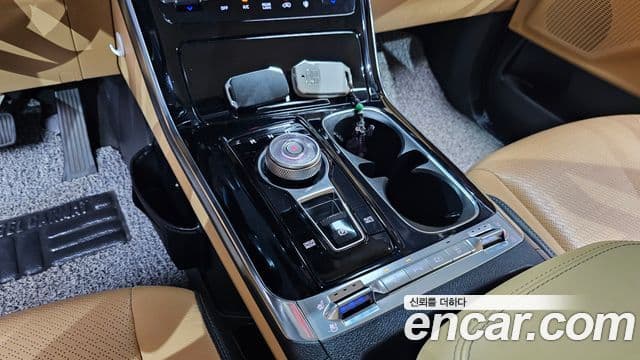Kia Carnival 2021 — ფოტო 9/20
