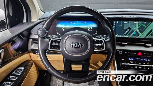 Kia Carnival 2021 — ფოტო 15/20