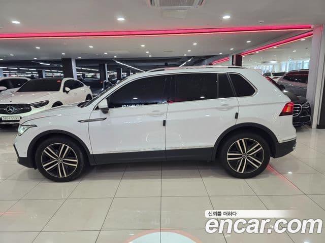 Volkswagen Tiguan 2023 — ფოტო 2/18