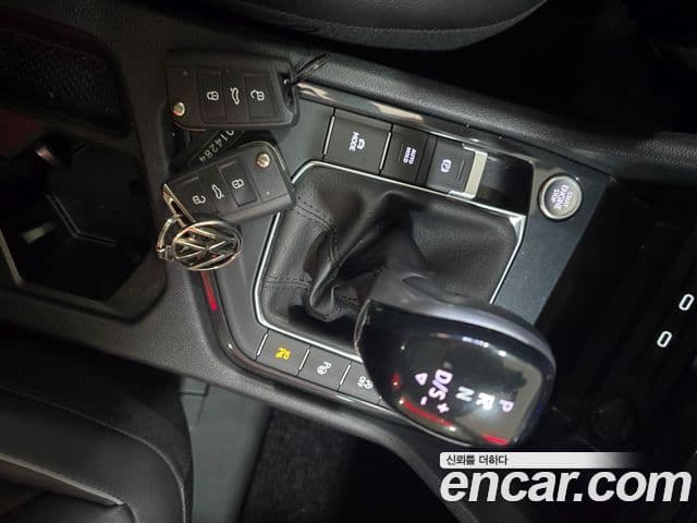 Volkswagen Tiguan 2023 — ფოტო 3/18
