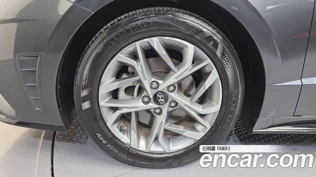 Hyundai Sonata 2023 — ფოტო 5/20