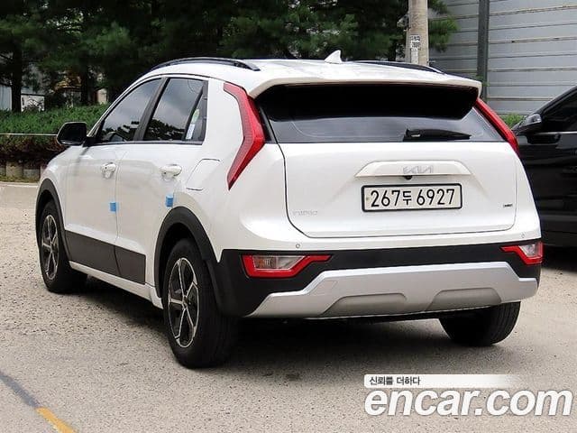 Kia Niro 2022 — ფოტო 2/20