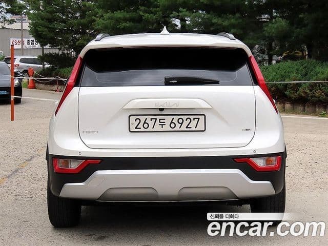 Kia Niro 2022 — ფოტო 3/20