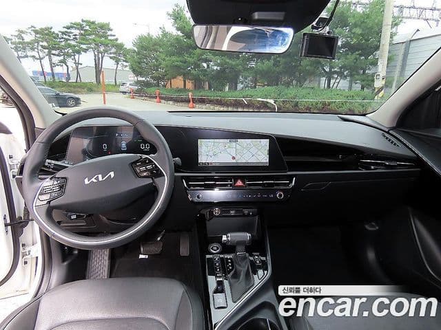 Kia Niro 2022 — ფოტო 6/20