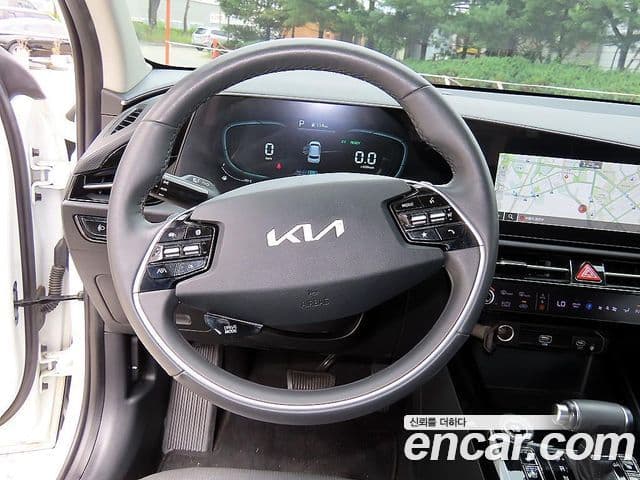 Kia Niro 2022 — ფოტო 7/20