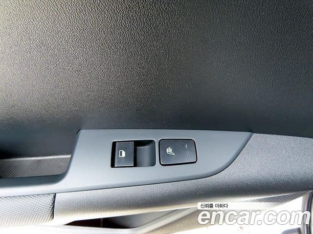 Kia Niro 2022 — ფოტო 14/20