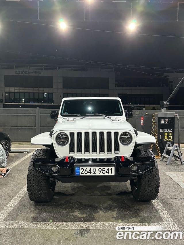 Jeep Wrangler 2020 — ფოტო 4/11
