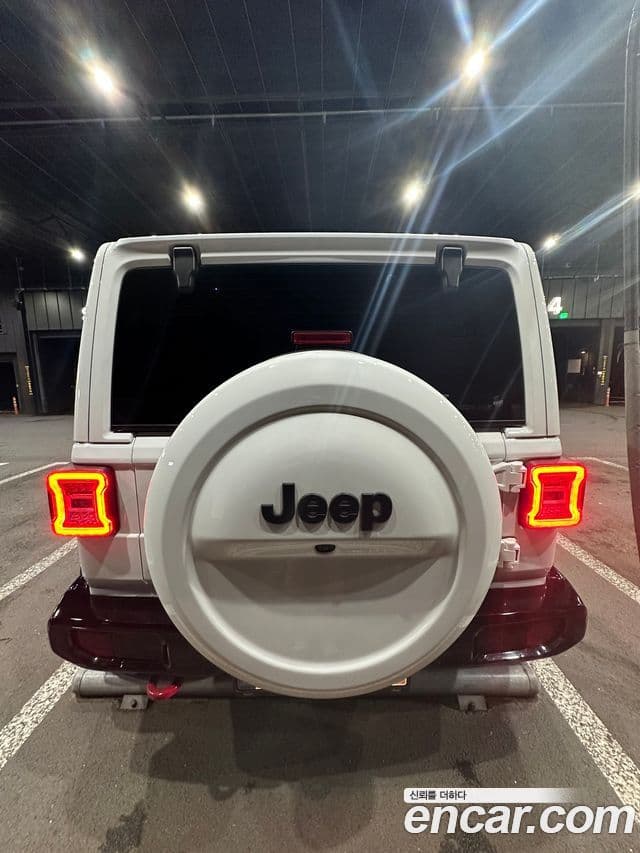 Jeep Wrangler 2020 — ფოტო 8/11