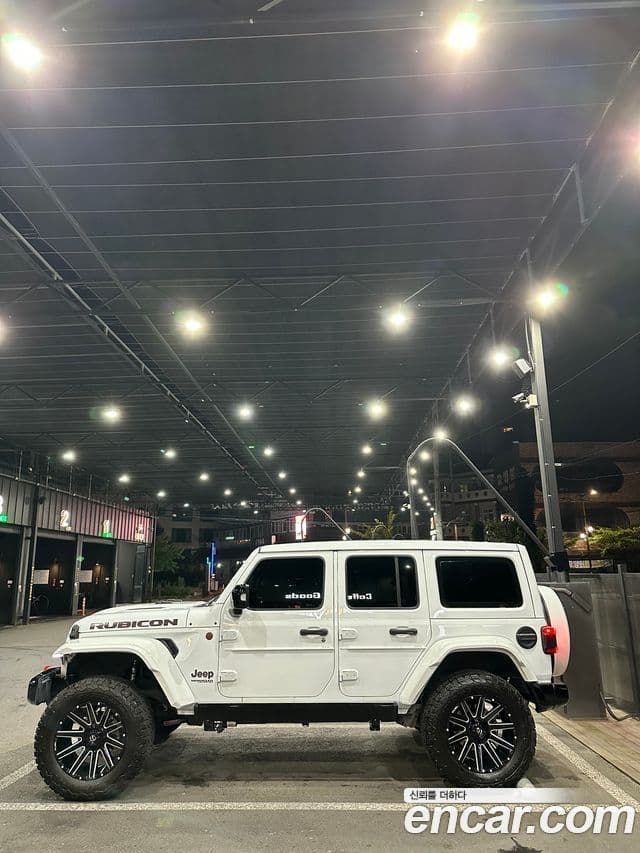 Jeep Wrangler 2020 — ფოტო 6/11