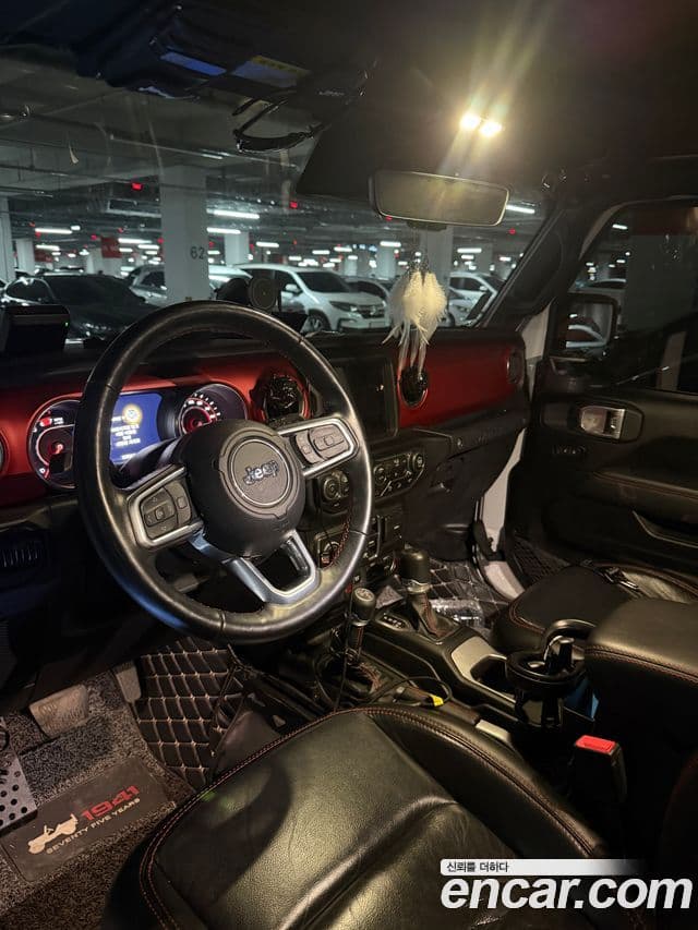 Jeep Wrangler 2020 — ფოტო 10/11
