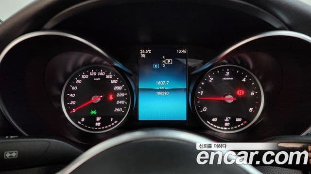 Mercedes-Benz C-Class 2019 — Фото 8/20