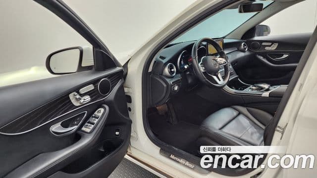 Mercedes-Benz C-Class 2019 — Фото 10/20