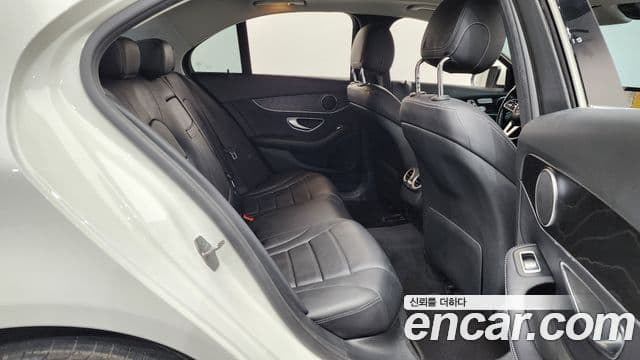 Mercedes-Benz C-Class 2019 — Фото 11/20