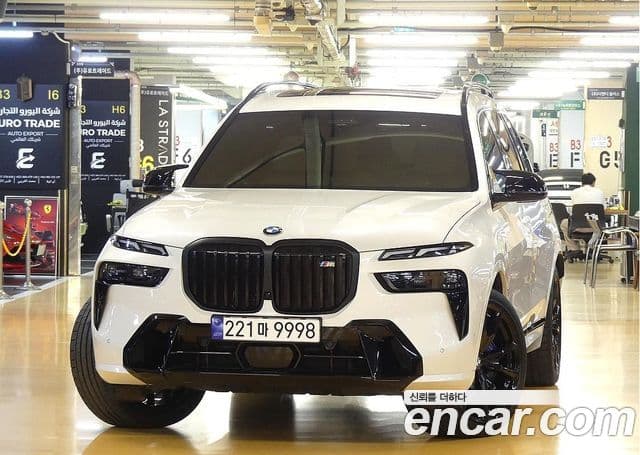 BMW X7 2024 — Фото 2/20