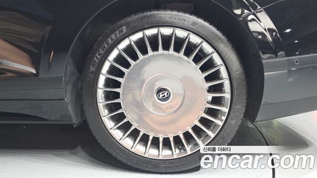 Hyundai Grandeur 2023 — ფოტო 5/20