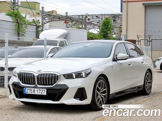 BMW 5 Series 2025 — ფოტო 1/20