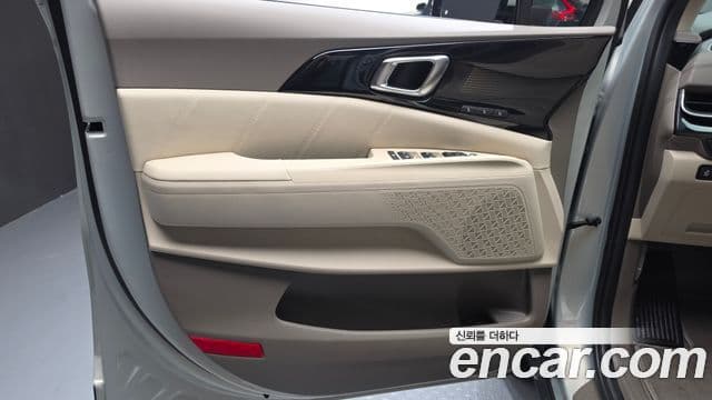 Kia Carnival 2024 — Photo 4/35