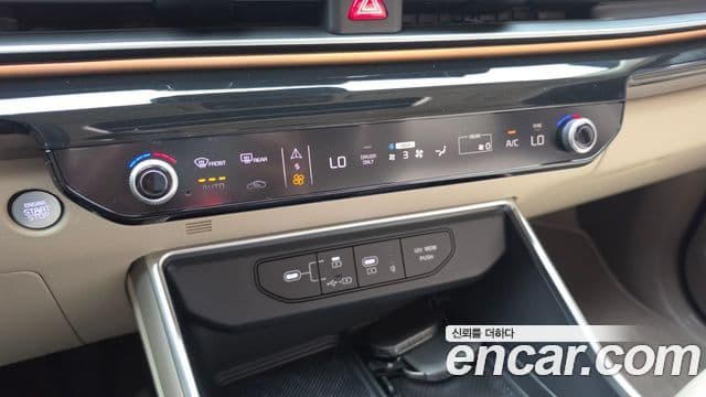 Kia Carnival 2024 — Photo 2/35