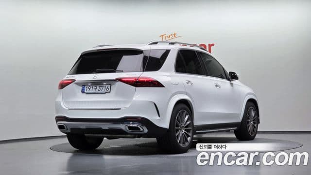 Mercedes-Benz GLE-Class 2024 — Фото 2/20