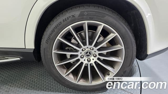 Mercedes-Benz GLE-Class 2024 — Photo 20/37
