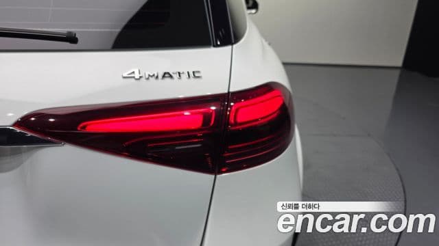 Mercedes-Benz GLE-Class 2024 — Photo 13/37