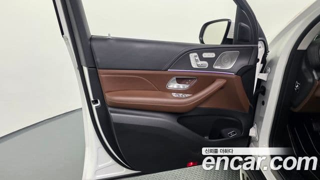 Mercedes-Benz GLE-Class 2024 — Photo 19/37