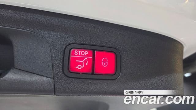 Mercedes-Benz GLE-Class 2024 — Photo 2/37