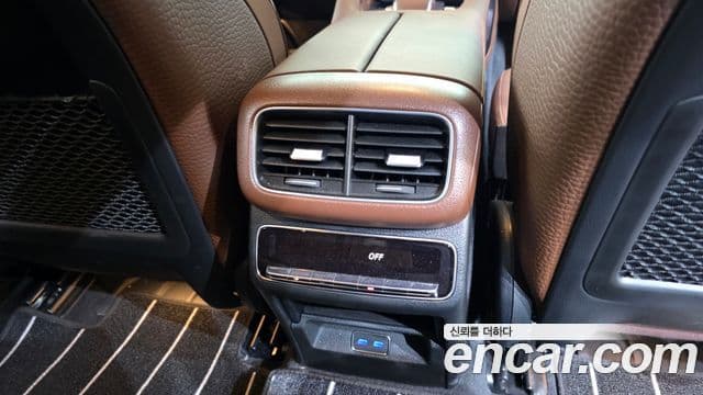 Mercedes-Benz GLE-Class 2024 — Photo 30/37