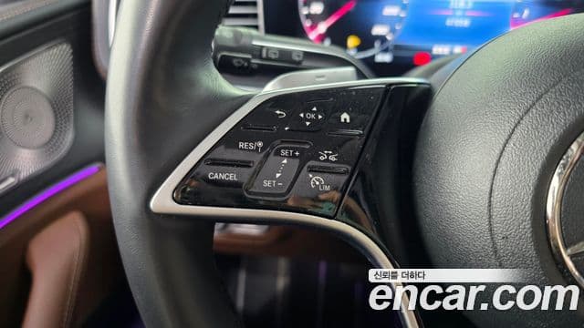 Mercedes-Benz GLE-Class 2024 — Photo 26/37