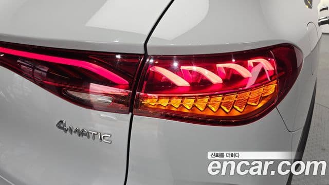 Mercedes-Benz EQE SUV 2023 — ფოტო 32/38