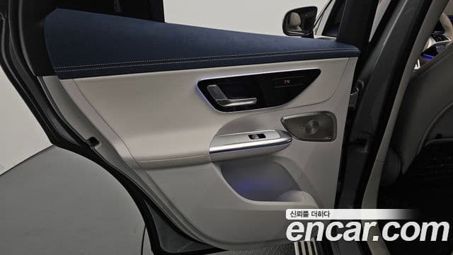 Mercedes-Benz EQE SUV 2023 — ფოტო 21/38