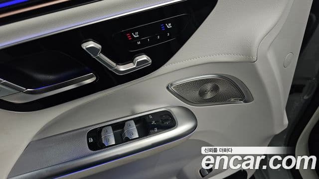 Mercedes-Benz EQE SUV 2023 — ფოტო 23/38