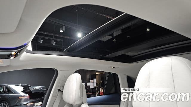Mercedes-Benz EQE SUV 2023 — ფოტო 27/38