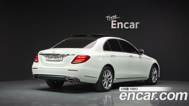 Mercedes-Benz E-Class 2019 — Фото 2/20
