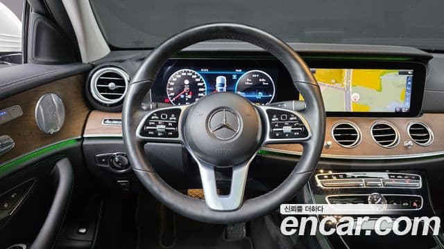 Mercedes-Benz E-Class 2019 — Фото 14/20