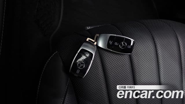 Mercedes-Benz E-Class 2019 — Фото 16/20
